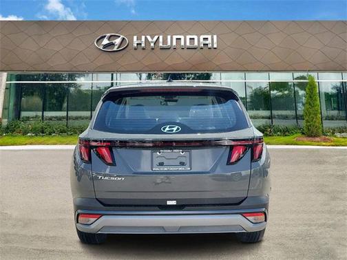 2025 Hyundai TUCSON SE