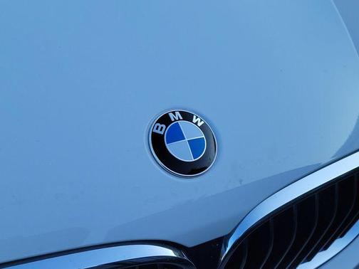 Alpine White 2019 BMW 740 xDrive