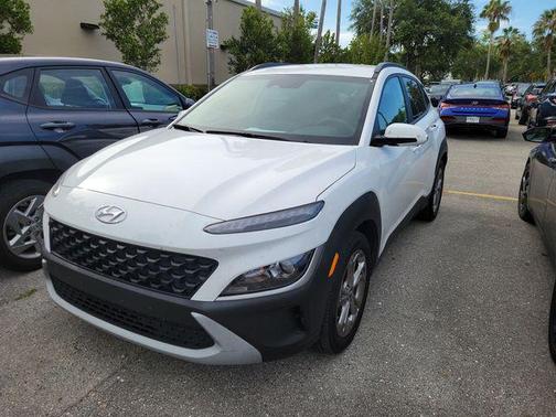 Lunar White 2023 Hyundai KONA SEL