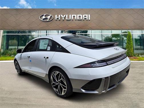 2025 Hyundai IONIQ 6 SEL