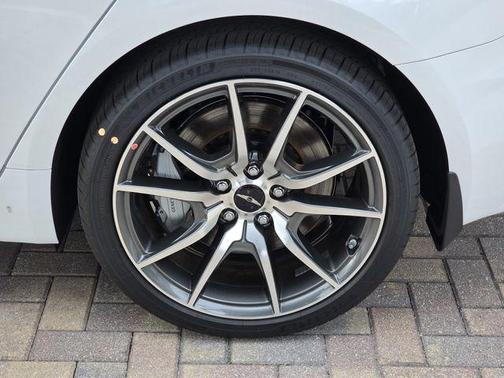 2026 Genesis G70 2.5T RWD