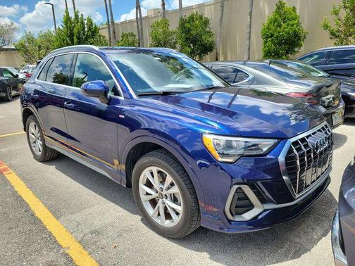 Navarra Blue Metallic 2021 Audi Q3 45 S line Premium