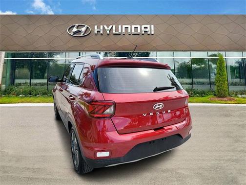 2024 Hyundai VENUE SEL