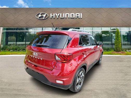 2024 Hyundai VENUE SEL