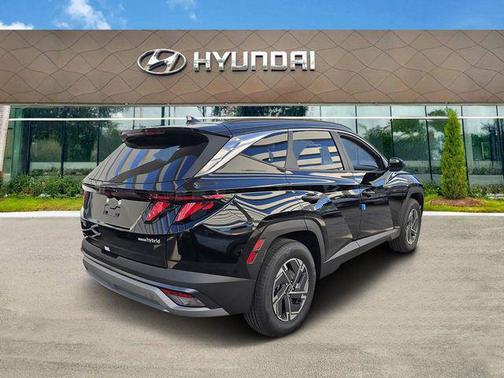 Ash Black 2026 Hyundai TUCSON Hybrid Blue SE