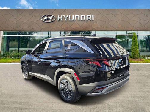 Ash Black 2026 Hyundai TUCSON Hybrid Blue SE
