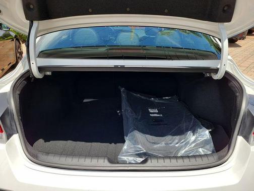 Serenity White 2024 Hyundai ELANTRA Limited