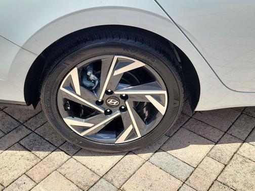 Serenity White 2024 Hyundai ELANTRA Limited