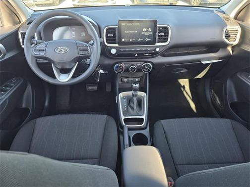 2025 Hyundai VENUE SE