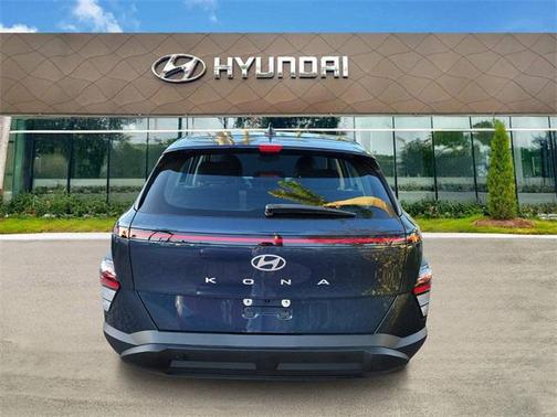 2024 Hyundai KONA SE