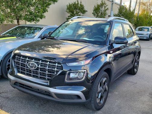 2023 Hyundai VENUE SEL