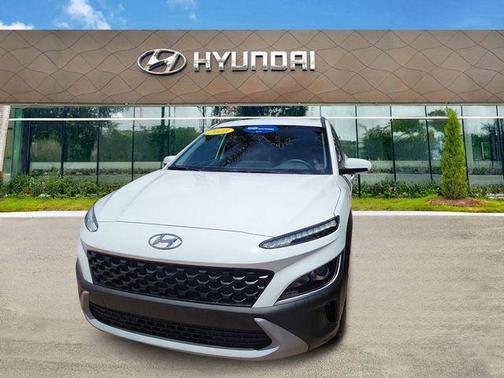 Lunar White 2023 Hyundai KONA SEL