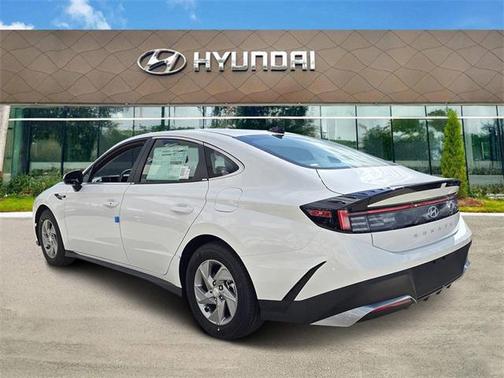 2025 Hyundai SONATA SE