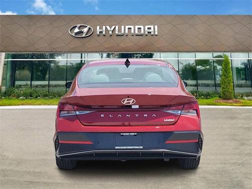2025 Hyundai ELANTRA Limited