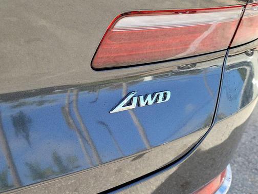 Himalayan Gray 2023 Genesis GV80 2.5T