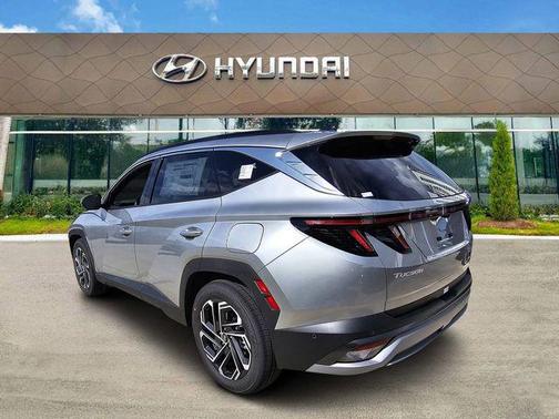 Shimmering Silver 2026 Hyundai TUCSON SEL Plus