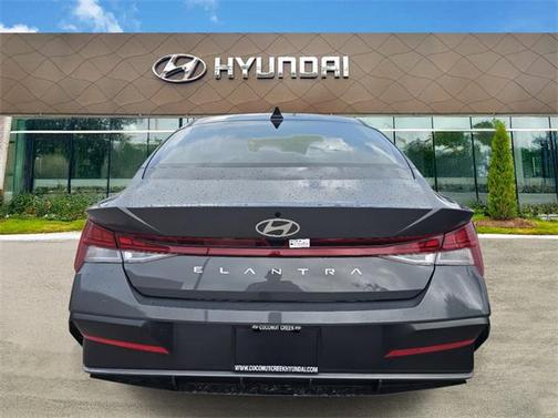 2025 Hyundai ELANTRA SEL