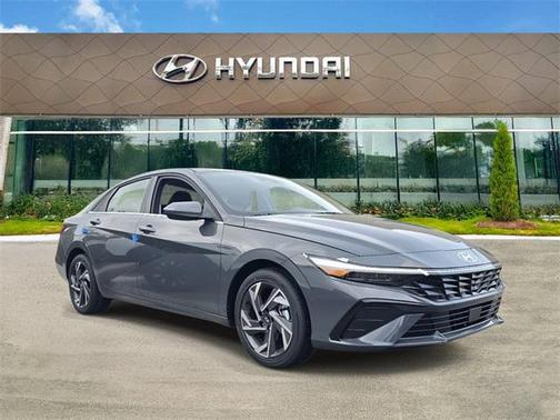 2025 Hyundai ELANTRA SEL