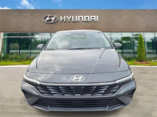 2025 Hyundai ELANTRA SEL