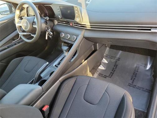 2023 Hyundai ELANTRA SE