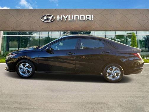 2023 Hyundai ELANTRA SE