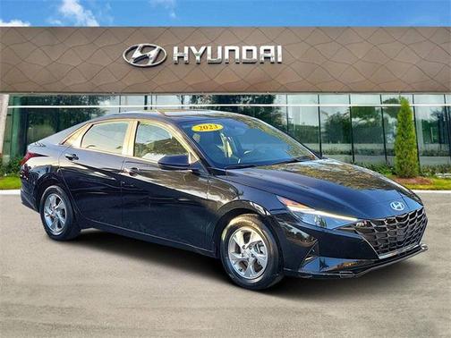 2023 Hyundai ELANTRA SE