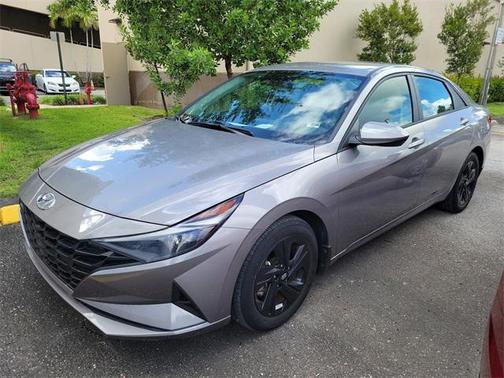 2022 Hyundai ELANTRA SEL
