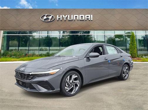 2025 Hyundai ELANTRA SEL