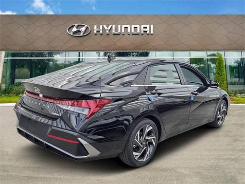 2025 Hyundai ELANTRA Sport