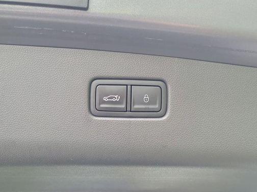 Savile Silver 2022 Genesis GV70 2.5T AWD