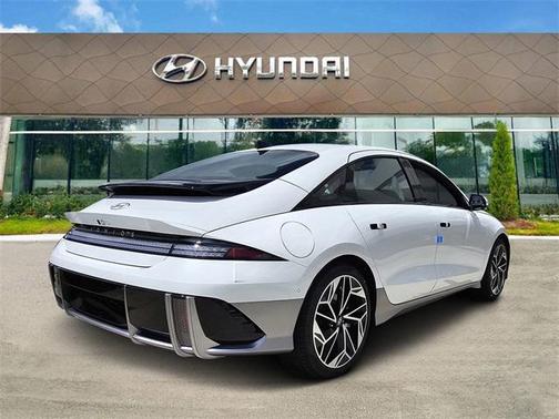 2025 Hyundai IONIQ 6 SEL