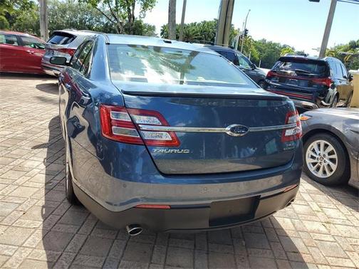 2018 Ford Taurus SEL