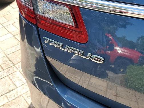 2018 Ford Taurus SEL