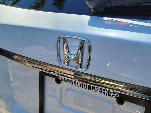 Platinum White Pearl 2022 Honda HR-V EX