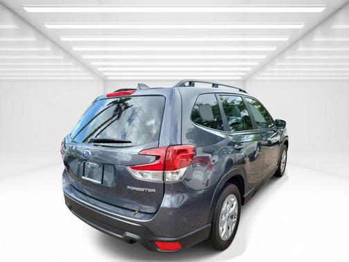 Magnetite Gray Metallic 2024 Subaru Forester Base