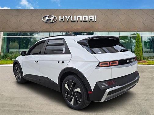2025 Hyundai IONIQ 5 SEL