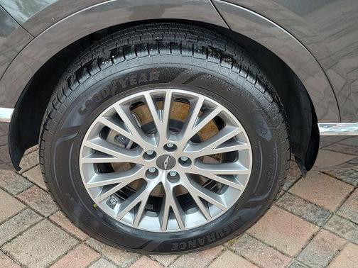 Makalu Gray 2024 Genesis GV80 2.5T