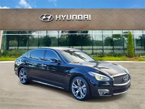 2017 INFINITI Q70L 3.7
