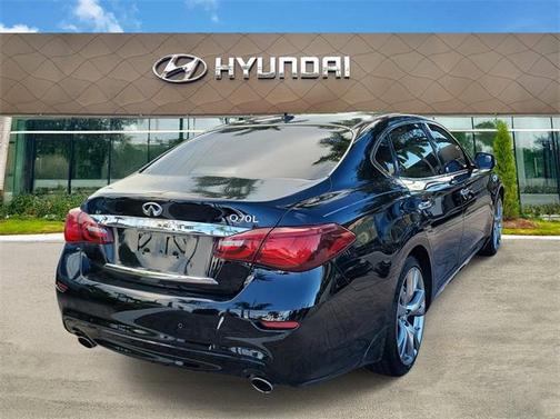 2017 INFINITI Q70L 3.7