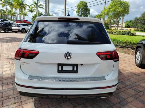 2020 Volkswagen Tiguan 2.0T SE R-Line Black