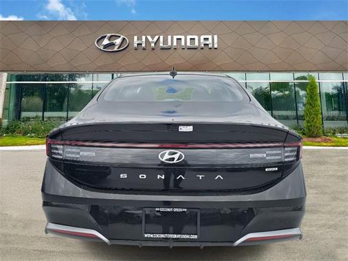 2025 Hyundai SONATA Hybrid SE
