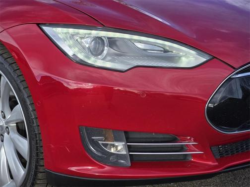 2015 Tesla Model S P90D