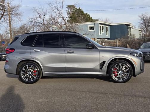 2025 BMW X5 M60i