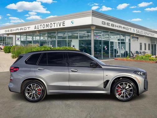2025 BMW X5 M60i