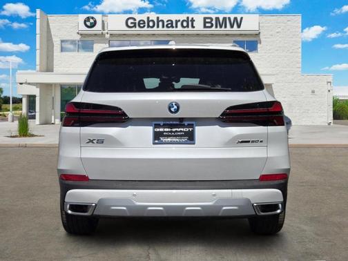 Mineral White Metallic 2026 BMW X5 PHEV xDrive50e