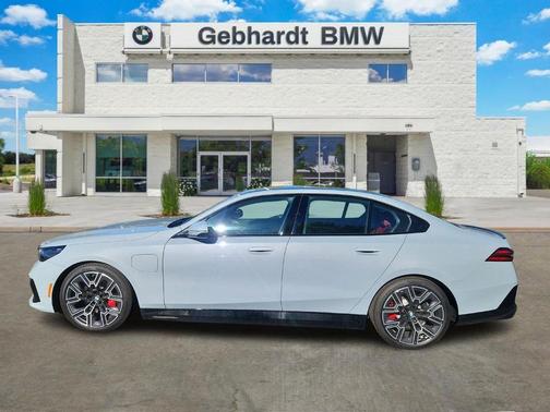 2026 BMW 550e xDrive