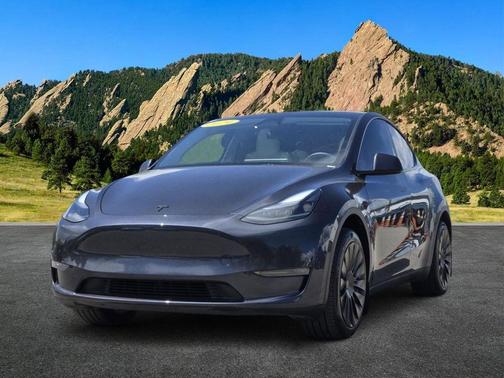 Stealth Gray 2024 Tesla Model Y Long Range