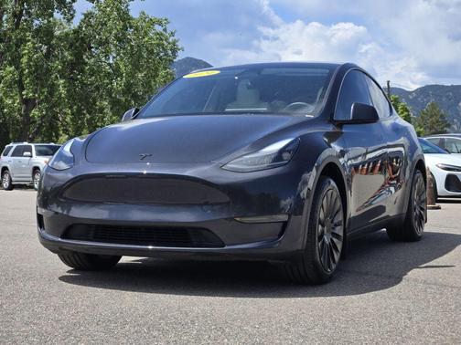Stealth Gray 2024 Tesla Model Y Long Range