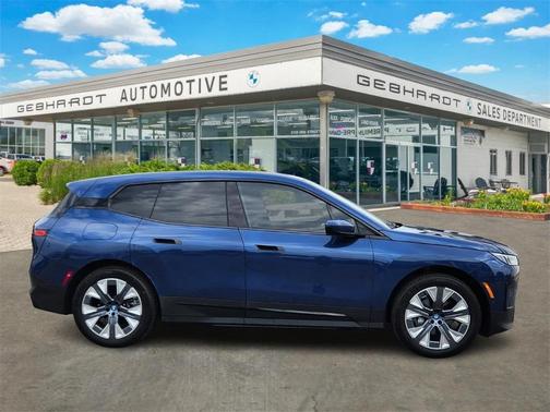 2025 BMW iX xDrive50