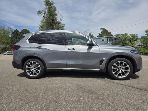 Gray Metallic 2026 BMW X5 xDrive40i